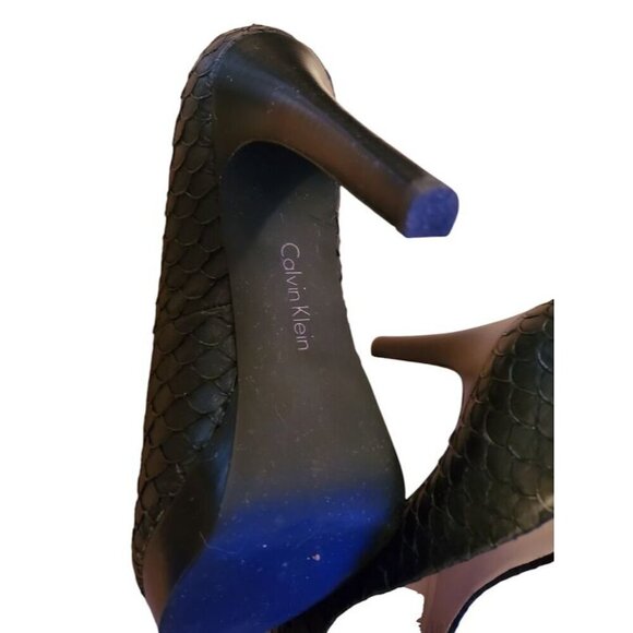 Calvin Klein Kendall Black Fish Scale Print Platform Heels Size 8M - Picture 3 of 7